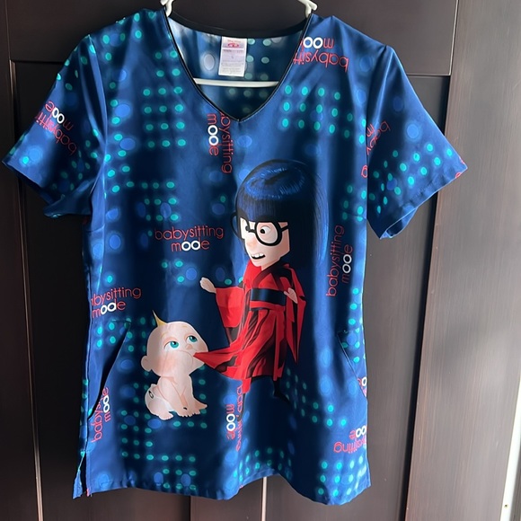 Set of 3 Disney scrub tops, polyester/spandex size small - Picture 7 of 16